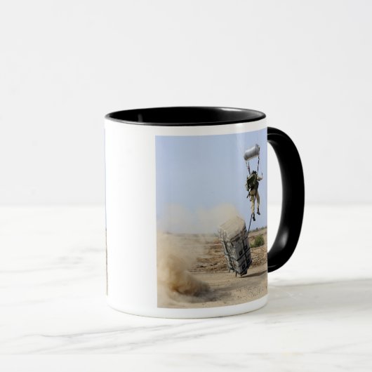 Ein Parareskueman fällt in die Zone Tasse (VorderseiteRechts)