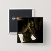 Ein Parareskuemer der US-Luftwaffe beginnt seinen  Button (Vorne & Hinten)