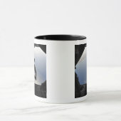 Ein Parareskuemer der US-Luftwaffe springt aus Tasse (Zentrum)