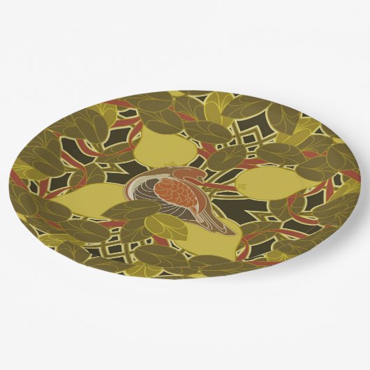 Ein Partridge in einer Birnbaumplatte Pappteller (Schrägansicht)