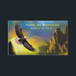 Ein patriotisches Design mit einem hohen Bald-Adle Visitenkarte<br><div class="desc">Eine wunderschöne Felslandschaft mit einem Glatzenadler mit ausgestreckten Flügeln,  die anmutig über dieser landschaftlichen Landschaft fliegen. Ein patriotisches Symbol.</div>