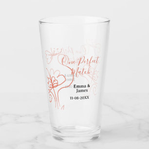 Ein perfektes Terrakotta-Hochzeitspaar namens f Glas