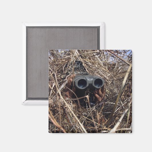 Ein Pfadfinder praktiziert Beobachtungstechnik 2 Magnet (Vorderseite/Rückseite)