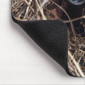 Ein Pfadfinder praktiziert Beobachtungstechnik 2 Mousepad (Ecke)