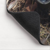 Ein Pfadfinder praktiziert Beobachtungstechnik Mousepad (Ecke)