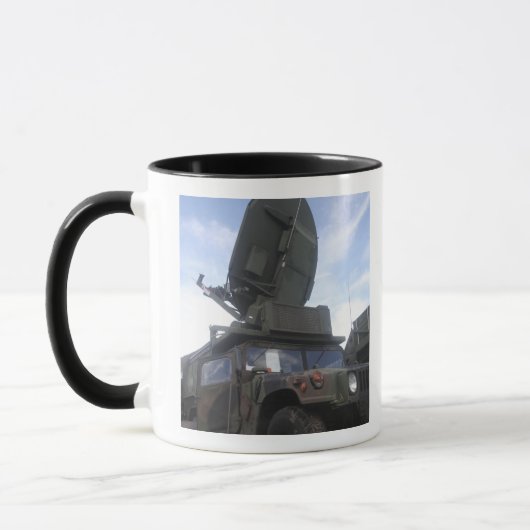 Ein Phönix-taktisches Satellitenterminal Tasse (Links)