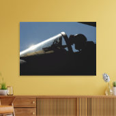 Ein Pilot bereitet den Start vor Leinwanddruck (Insitu (Wohnzimmer))