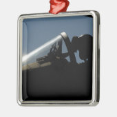 Ein Pilot bereitet den Start vor Ornament Aus Metall (Links)