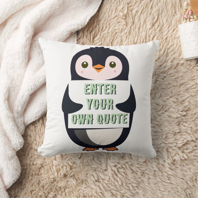 Ein Pinguin hält ein Schild mit anpassbarem Text Kissen (Decke)