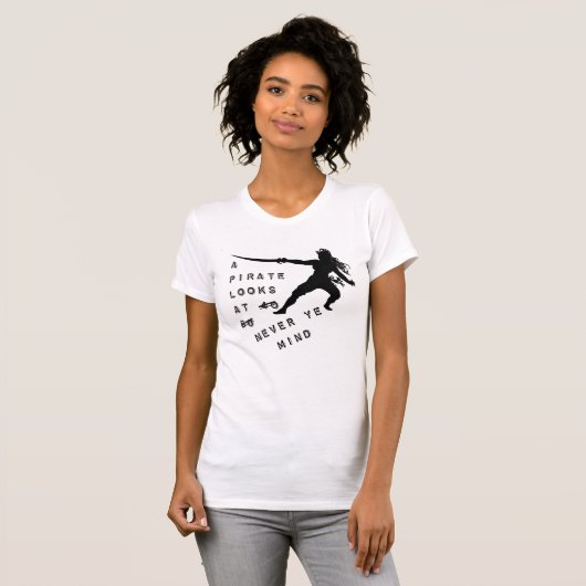 Ein Pirat schaut auf 40 - nichts dagegen! T-Shirt (Vorne ganz)