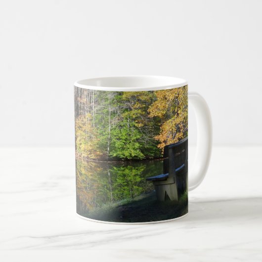 Ein Platz mit Blick auf den Herbst in Pennsylvania Kaffeetasse (VorderseiteRechts)
