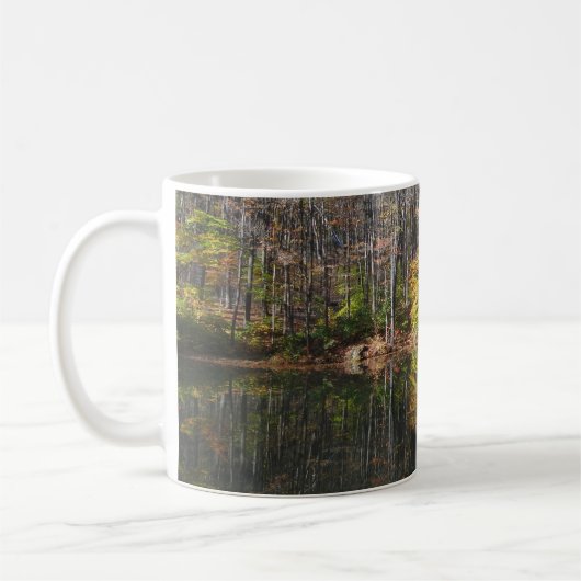 Ein Platz mit Blick auf den Herbst in Pennsylvania Kaffeetasse (Links)