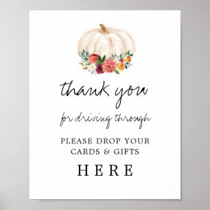 Ein Pumpkettenlaufwerk mit Kinderduschkarten und G Poster