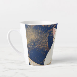 Ein purpurer Schluck Milchtasse