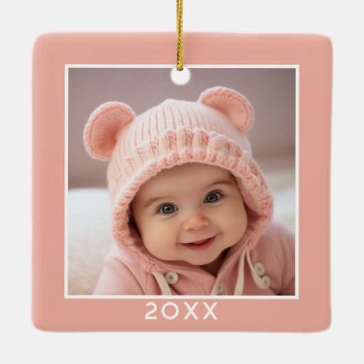 Ein quadratisches Foto plus Jahr - minimales Koral Keramikornament (Rückseite)