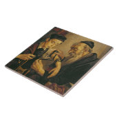 Ein Rabbiner, der die Gebetsriemen am Arm eines Fliese (Seite)