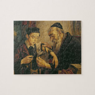 Ein Rabbiner, der die Gebetsriemen am Arm eines Puzzle