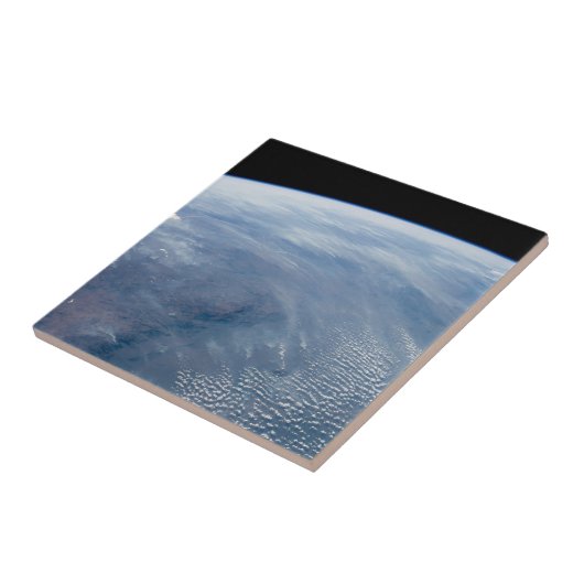 Ein Rauchzug über das tropische Südafrika. Fliese (Seite)