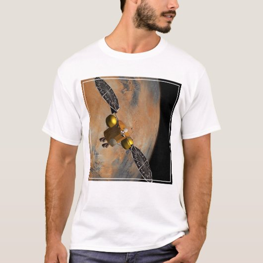 Ein Raumfahrzeug, das Mars umkreist. T-Shirt (Vorderseite)