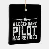 Ein rechtmäßiger Pilot hat das Ruhestandskopilot g Keramikornament (Rechts)