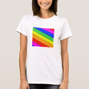 Ein Regenbogen der farbigen Diagonalstreifen auf e T-Shirt