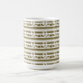 Ein reichlich farbiger Teppich weist ein symmetris Kaffeetasse (Mittel)