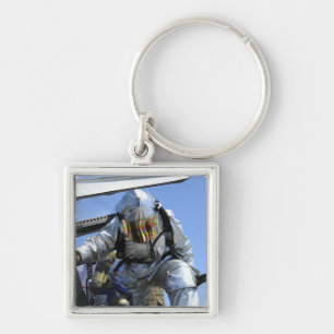 Ein Rettungsbohrgerät wird am Führerraum Schlüsselanhänger