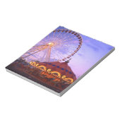 Ein Riesenrad und Karussell am Marinepier in Notizblock (Rotiert)