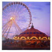 Ein Riesenrad und Karussell am Navy Pier in Fliese (Vorderseite)