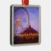 Ein Riesenrad und Karussell am Navy Pier in Ornament Aus Metall (Rechts)