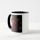 Ein riesiger Planet, der einen roten Zwergstar umk Tasse (Vorderseite Links)