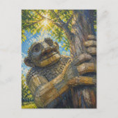Ein riesiger Troll hält einen Baum hoch Postkarte (Vorderseite)