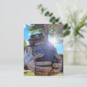 Ein riesiger Troll hält einen Baum hoch Postkarte (Stehend Vorderseite)