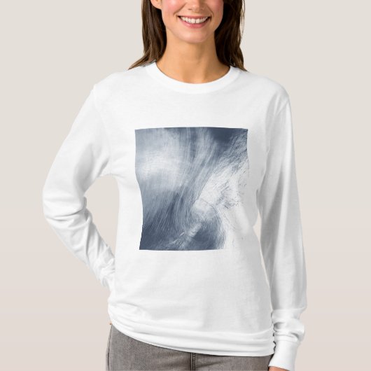 Ein riesiger Whirlpool, der Wirbel über dem Meer b T-Shirt (Vorderseite)