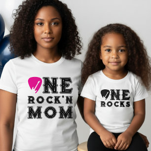 Ein Rock'n Mom Gitarrenpick Eltern-Geburtstag T-Shirt