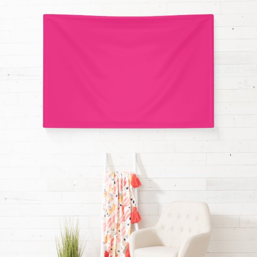 ein rosa Hintergrund mit schwarz Banner (InSitu)