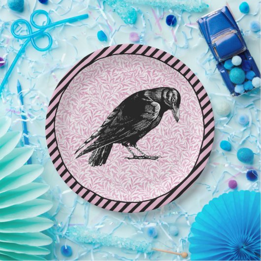 Ein rosa oder schwarz rosa rotes oder rotes Hallow Pappteller (Party)