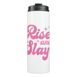 Ein rosa Retro-Aufstieg und ein Lagen Thermosbecher