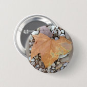 ein rostiges Kies-Blatt Button (Vorne & Hinten)