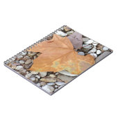ein rostiges Kies-Blatt Notizblock (Linke Seite)