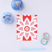 ein rot-weißes Muster mit einer Blume darauf Flyer (Einzeln)