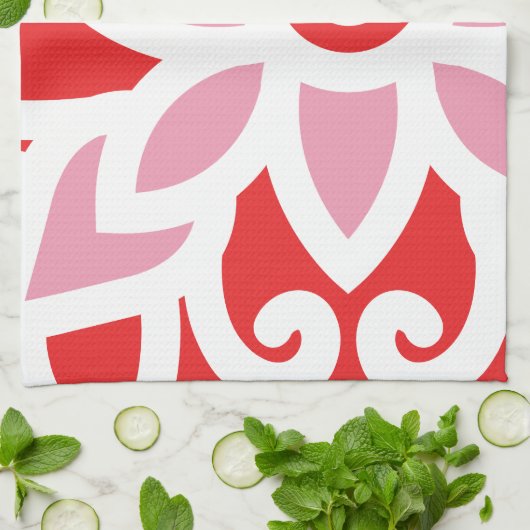 ein rot-weißes Muster mit einer Blume darauf Geschirrtuch (Gefaltet)