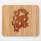 Ein roter Drache auf Bamboo wie Mousepad (Vorne)