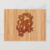 Ein roter Drache auf Bamboo wie Postkarte (Vorderseite)