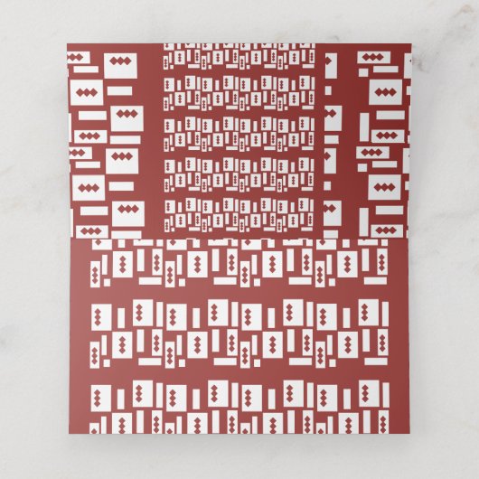 Ein roter Teppich mit einem textilen Muster wird a Platzkarte (Innenseite Aufgefaltet)