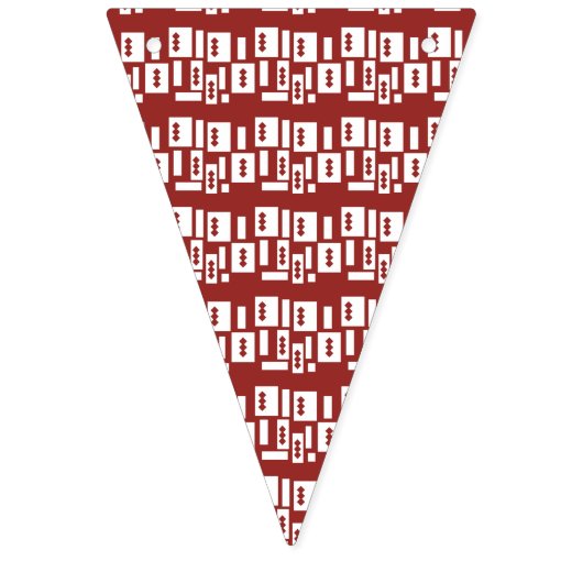 Ein roter Teppich mit einem textilen Muster wird a Wimpelkette (Dritte Fahne)