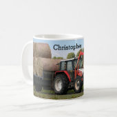 Ein roter Traktor, der personalisiert Heu-Ballen z Kaffeetasse (Vorderseite Links)