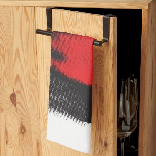Ein rotes grafisches Design mit fett geometrischer Geschirrtuch (Drittel gefaltet)