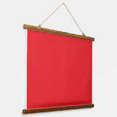 Ein rotes Quadrat, umgeben von einem dünnen weißen Wandteppich Mit Holzrahmen (Gewinkelt)