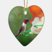 Ein Ruby-Throboter Keramikornament (Links)